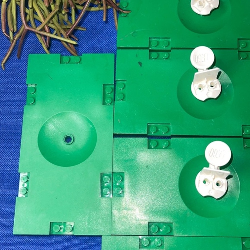 LEGO 6x 30489 8 X 16 X 1 1/3 W/ CUTOUT SOCCER SPORTS FIELD BASE PLATE 3 Holders. - Picture 4 of 5